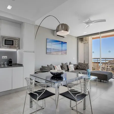 Moderno Con Impresionantes Vistas Al Mar טורמולינוס